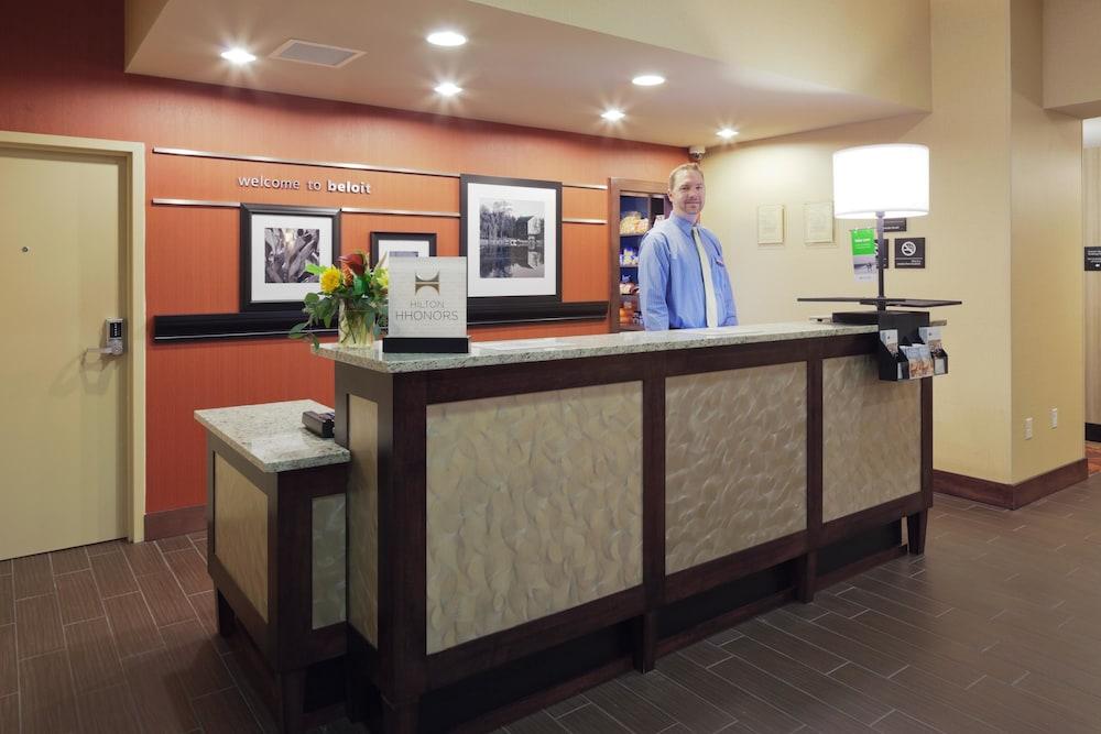 Hampton Inn Beloit Esterno foto